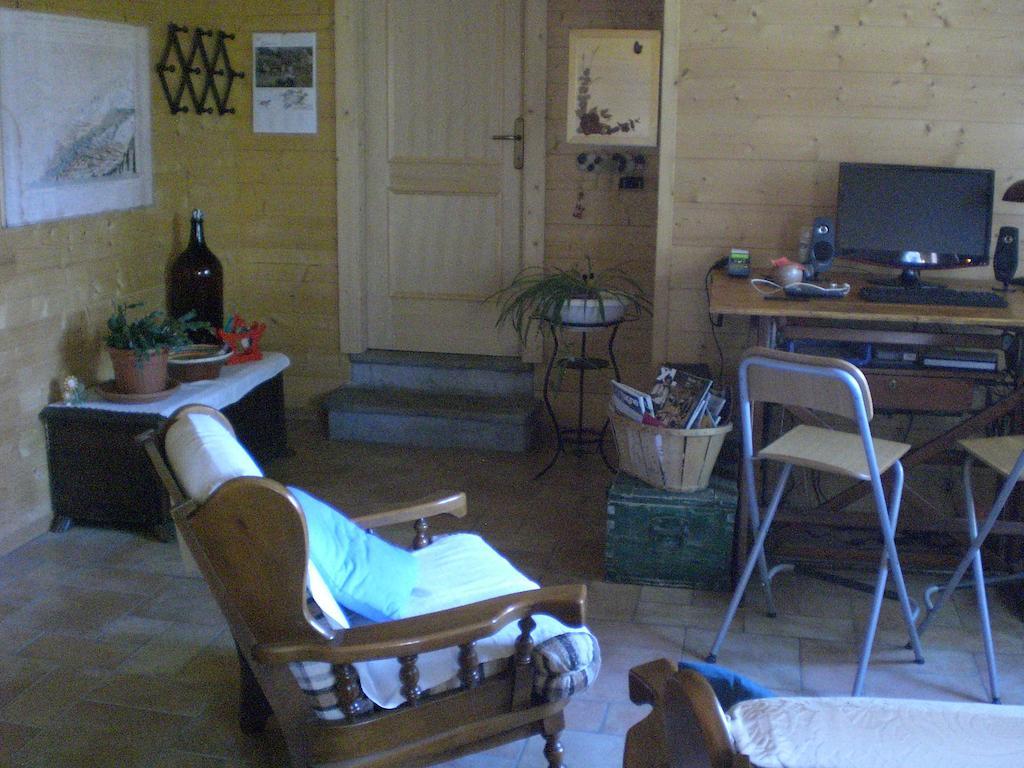 Pera Rionda Bed & Breakfast Caprie Ngoại thất bức ảnh